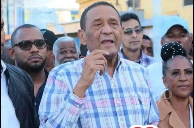 Fiquito Vásquez rechaza eliminación del voto en el exterior