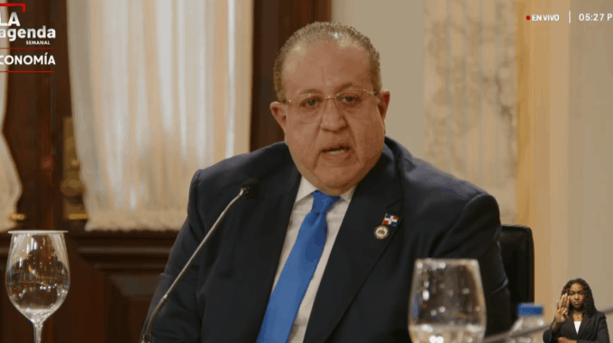 Magín Díaz destaca crecimiento económico y aumento de 34 % en la inversión pública, pese a crisis internacional