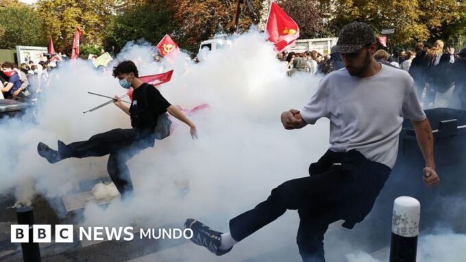 Cuáles son los reclamos de los estudiantes que están participando en las violentas protestas que sacuden a Francia