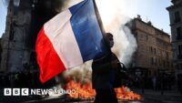 El gobierno de Francia decreta toques de queda y condena a los "ladrones" y "delincuentes" detrás de los violentos disturbios
