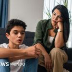Cómo contarles a tus hijos menores de edad que tienes una nueva pareja, según dos expertas
