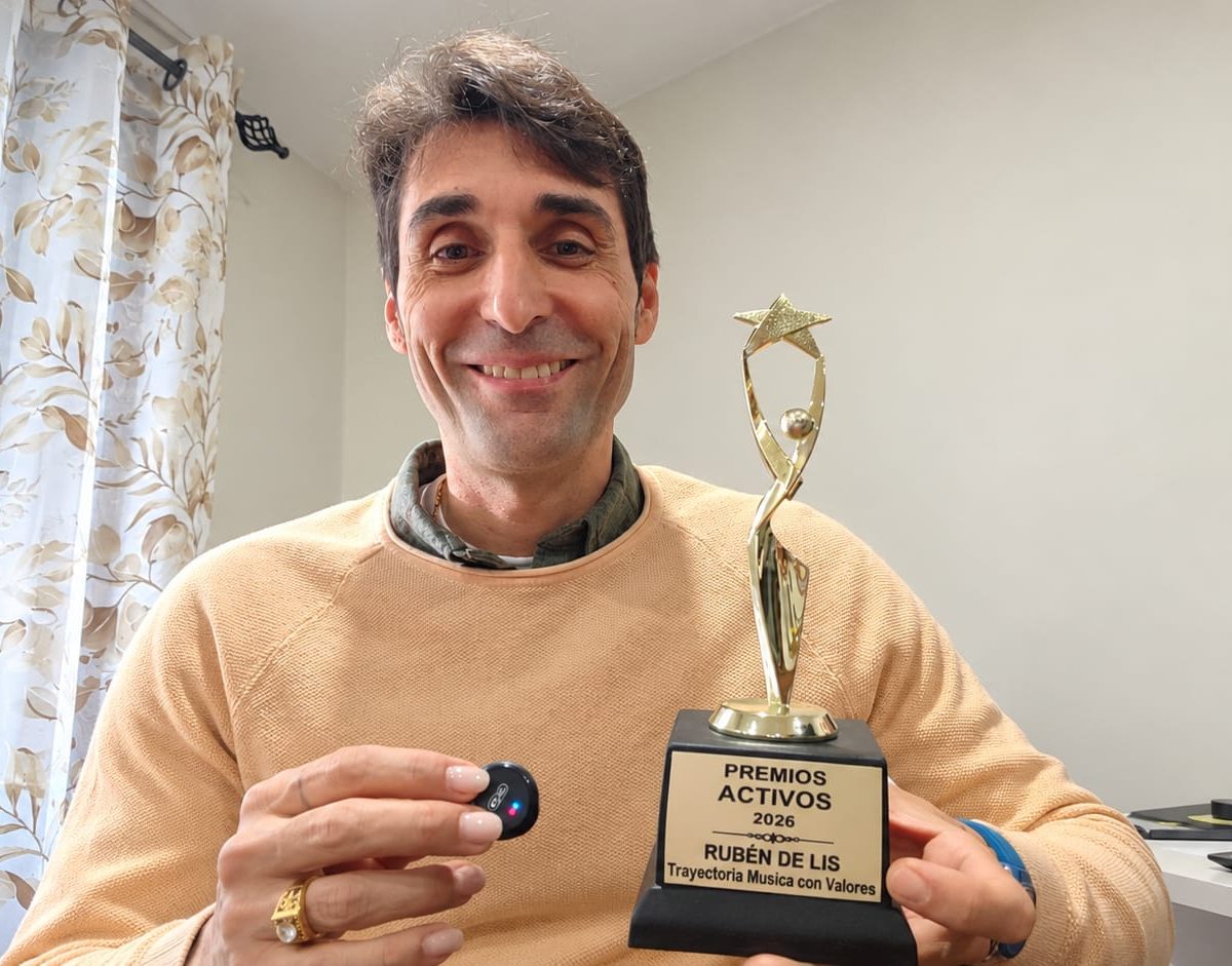 Rubén de Lis recibe reconocimiento en Nueva York por su trayectoria musical