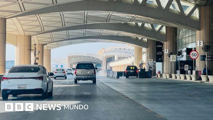 Al menos 12 muertos y más de 300 heridos en un ataque contra el aeropuerto internacional de Riad, la capital de Arabia Saudita