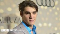 Muere a los 34 años RJ Mitte, el actor que daba vida al hijo de Walter White en la mítica serie "Breaking Bad"