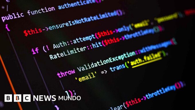 "PHP es el equivalente cibernético de una bomba sin explotar"