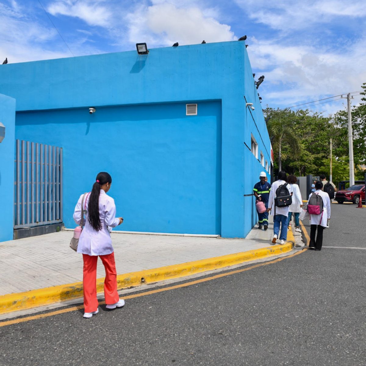 Médicos paralizan hospitales públicos en RD y reclaman mejoras laborales