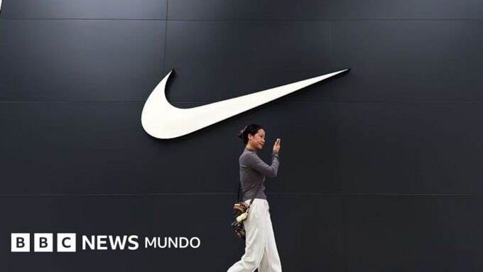 Qué salió mal en Nike, el gigante que perdió el liderazgo mundial de la ropa deportiva