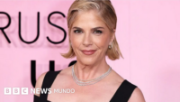 La actriz estadounidense Selma Blair es acusada de agresión tras un incidente con las azafatas durante un vuelo