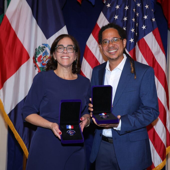 Amchamdr reconoce en Washington las trayectorias de Leonor Corsino e Isaías Alberto Reyes