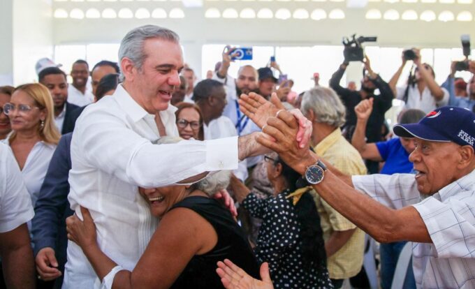 Abinader encabezará el lanzamiento del programa «El Presidente en el Barrio» este fin de semana