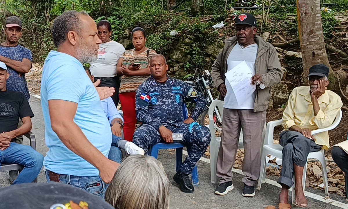 Asociación El Nuevo Porvenir cede terrenos para construir cuartel policial en El Aguacate de Neiba