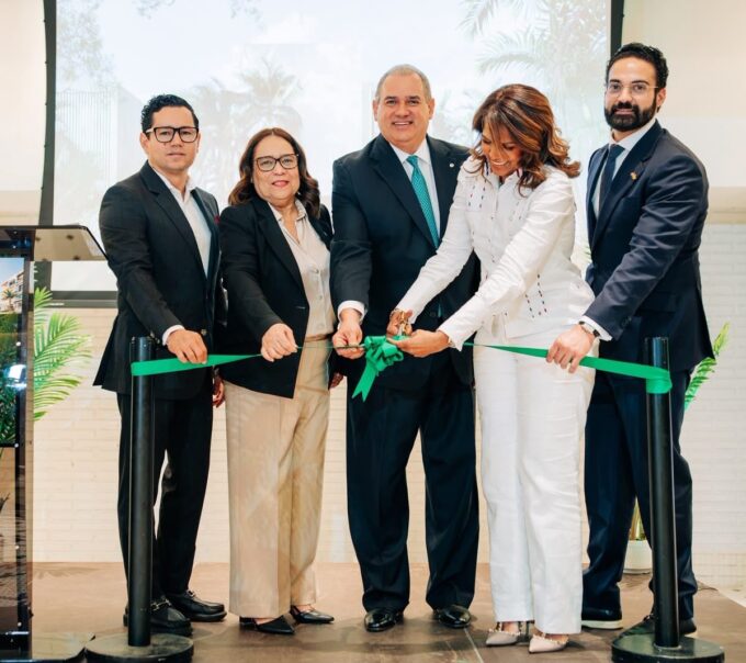 BHD y Arenal inauguran feria inmobiliaria en Madrid