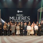 BHD reconoce a 11 mujeres por sus aportes sociales; ganadora del primer lugar recibe RD$1.5 millones