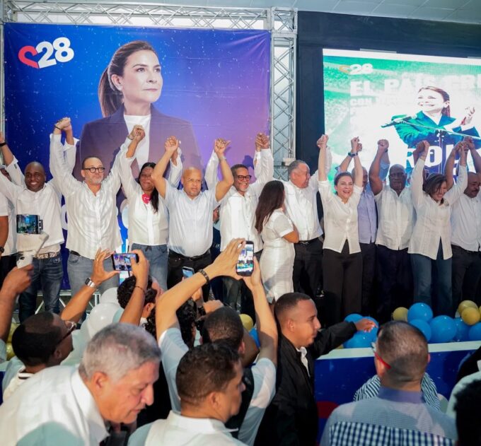 Carolina juramenta comando de campaña en Circunscripción 3 de la capital, territorio con 273 mil electores