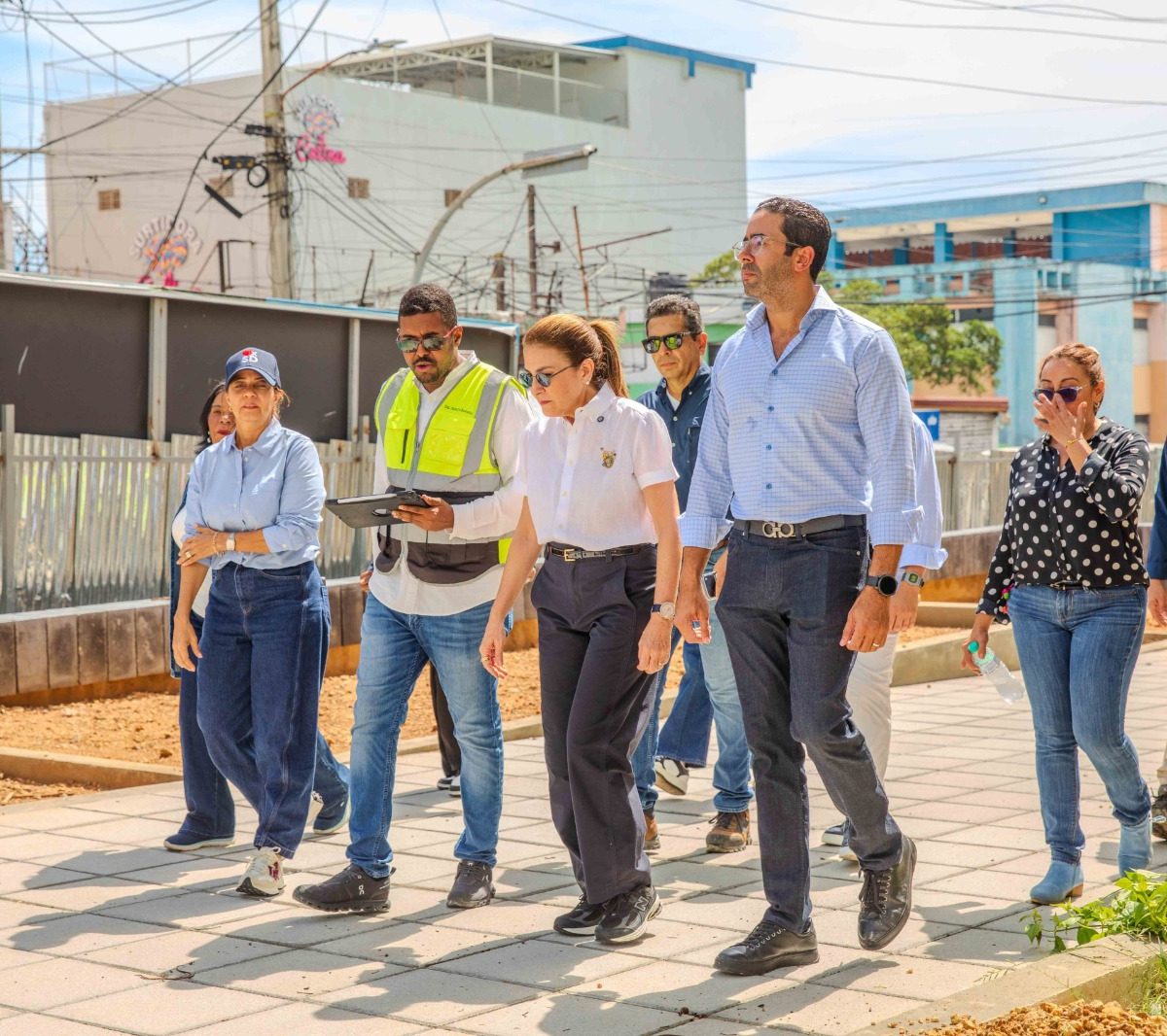 Carolina Mejía encabeza una variada agenda semanal de recorridos, obras y reconocimientos