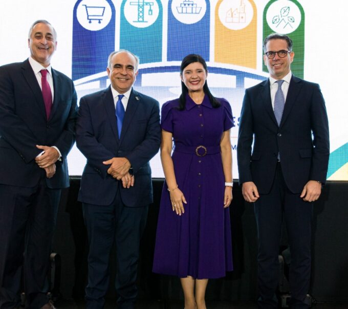 Marranzini expone en Panamá lecciones del proceso de transformación económica dominicano