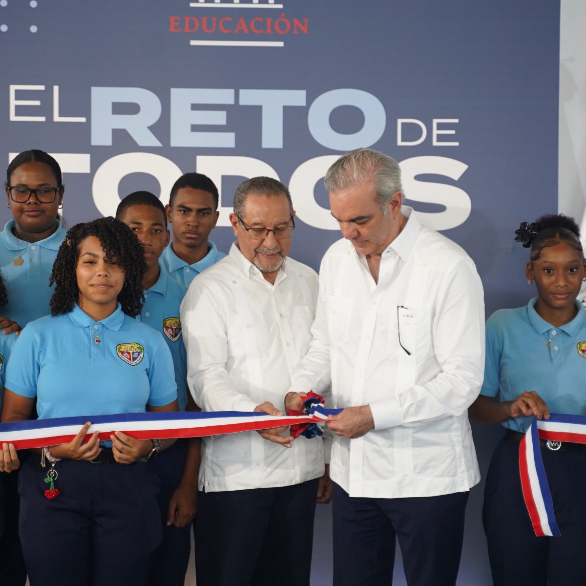 Comunidad educativa de Sabana Perdida celebra nuevas oportunidades para el deporte con entrega de techado escolar
