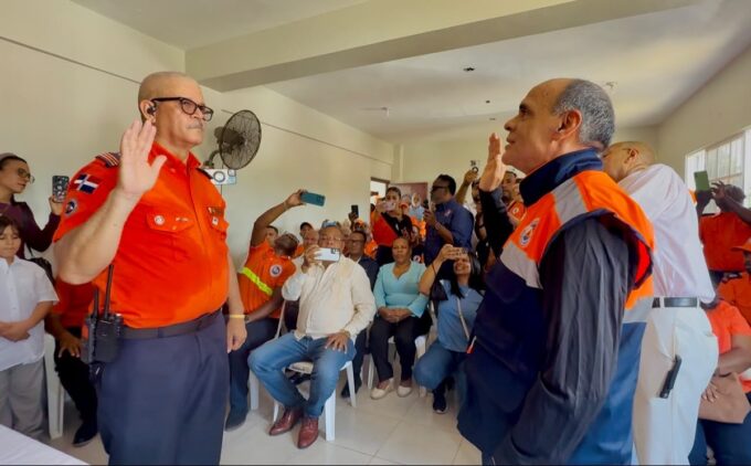 Defensa Civil juramenta a José Ceballos como nuevo director provincial y regional en San Cristóbal