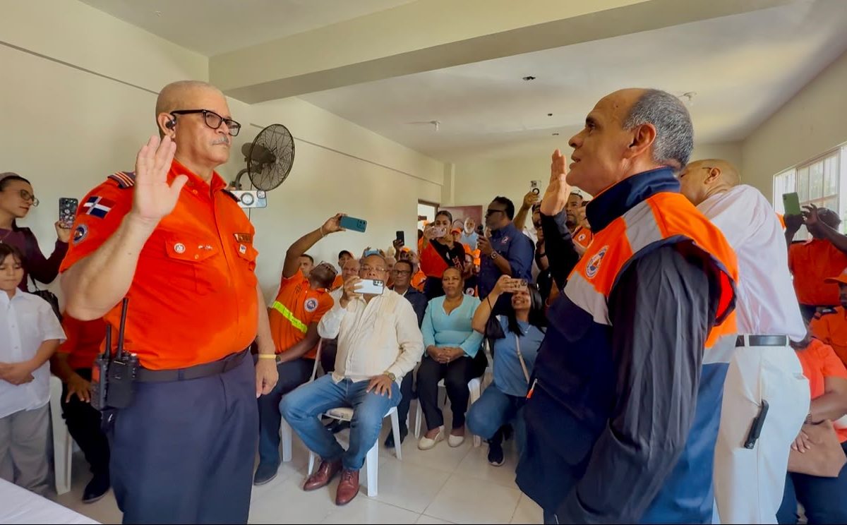Defensa Civil juramenta a José Ceballos como nuevo director provincial y regional en San Cristóbal