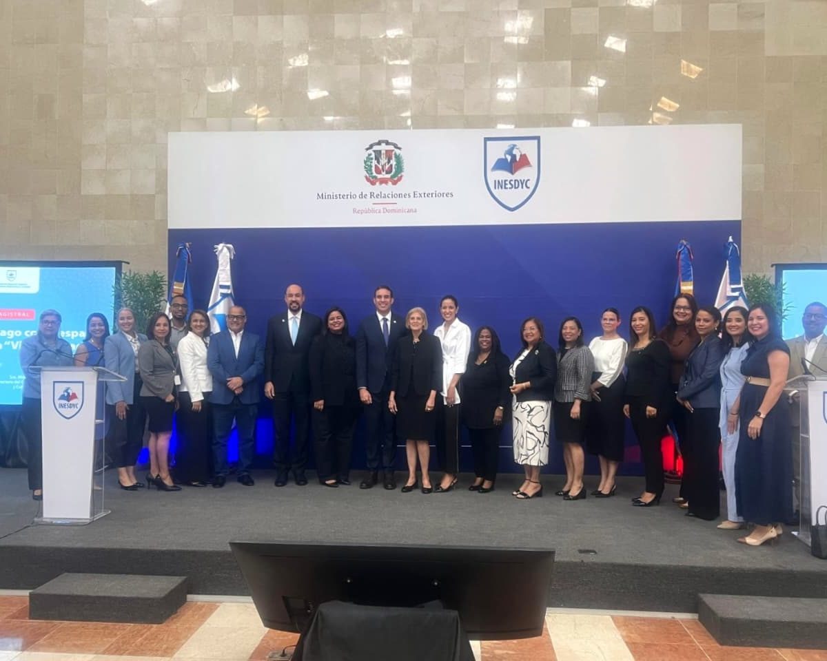 Destacan patrimonio cultural y potencial turístico de Santiago ante diplomáticos en el Inesdyc
