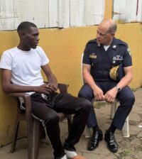 Director de la Policía visita a raso herido de bala durante patrullaje en San Pedro de Macorís