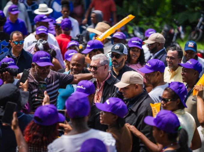 Gonzalo Castillo reclama ejecución de obras y soluciones para San Cristóbal: «Gobernar es resolver»