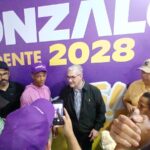 Gonzalo Castillo recorre nueve localidades de Barahona y plantea medidas para impulsar producción agrícola
