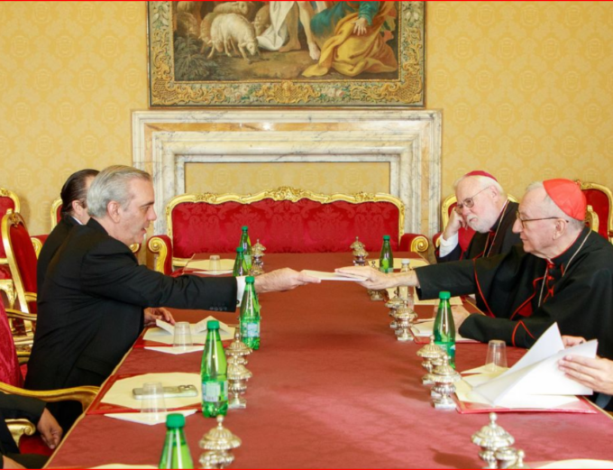 Abinader abordó con el secretario de Estado vaticano las repercusiones de los conflictos