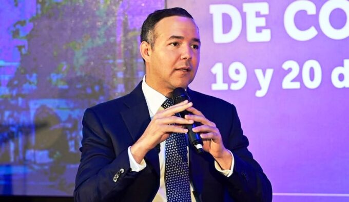 Johnny Pujols asegura suspensión de consulta no detiene trabajos internos del PLD