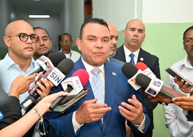 Director SNS suspende directora del hospital de Imbert e inicia investigación sobre situaciones en el centro
