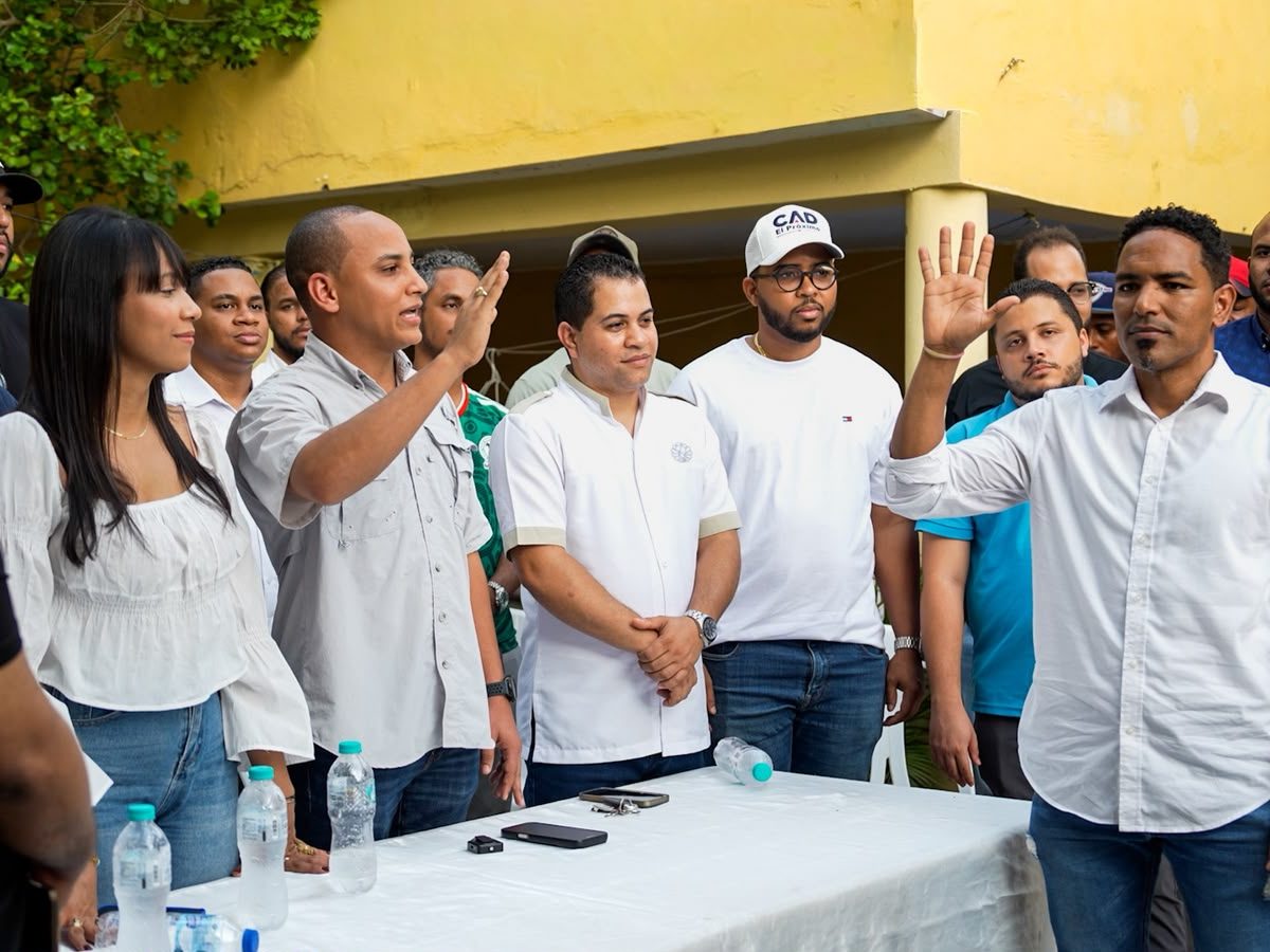 Joaquín Fernández juramenta a Amaury Quezada y suma nuevos dirigentes al proyecto de David Collado