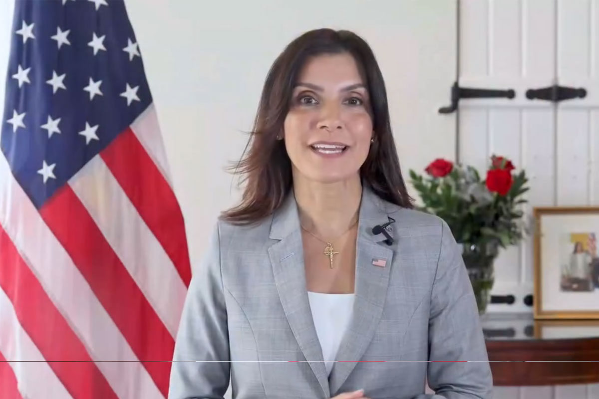 Leah Campos dice sentirse «muy bendecida» al celebrar su primer año como embajadora de EE. UU. en RD