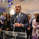 Abinader destaca en Praga avances institucionales de RD y rechaza la continuidad en el poder