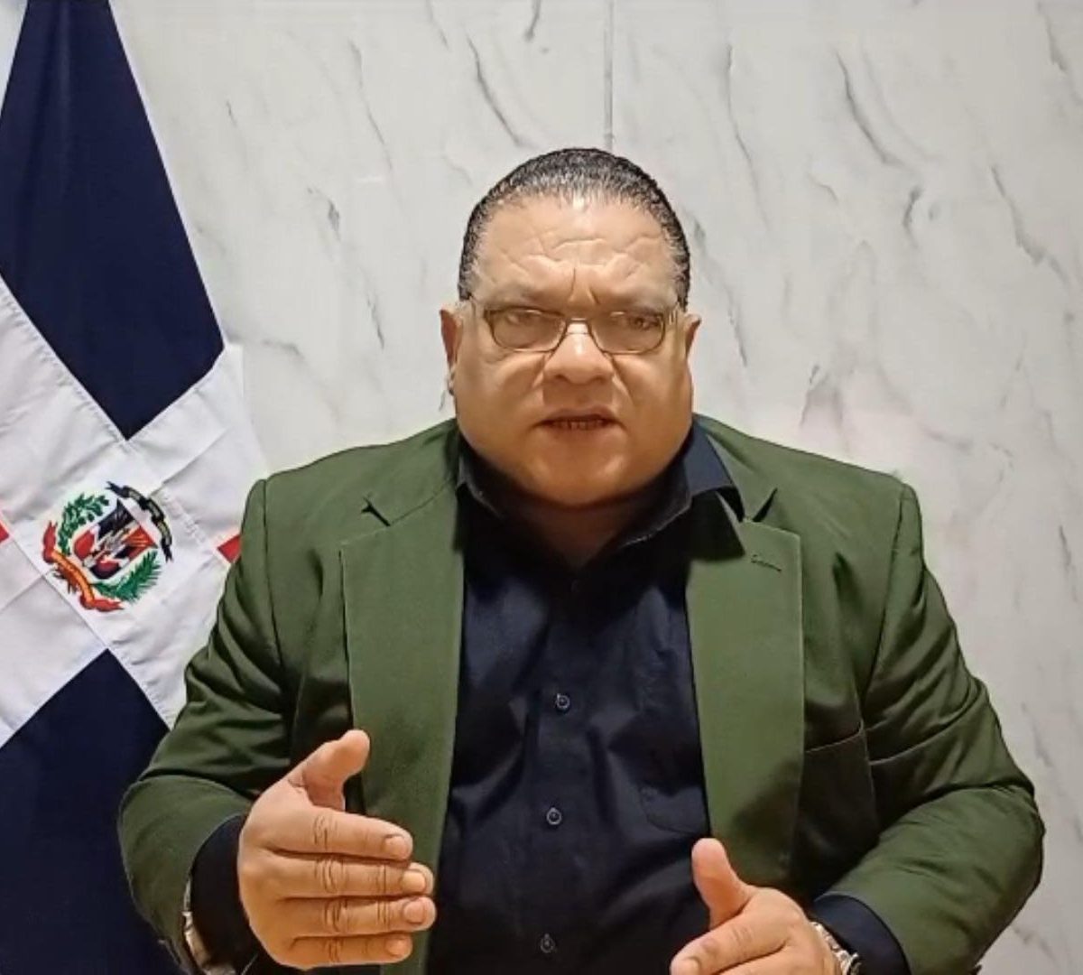 Mario Díaz propone reforzar política migratoria y establecer alerta en sistemas de transporte