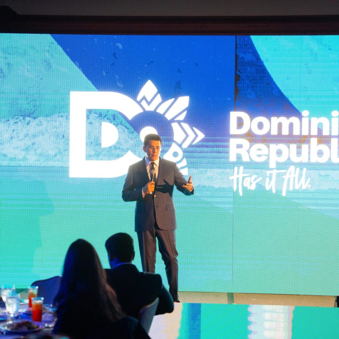 Ministro David Collado presenta en Houston el roadshow turístico número 124