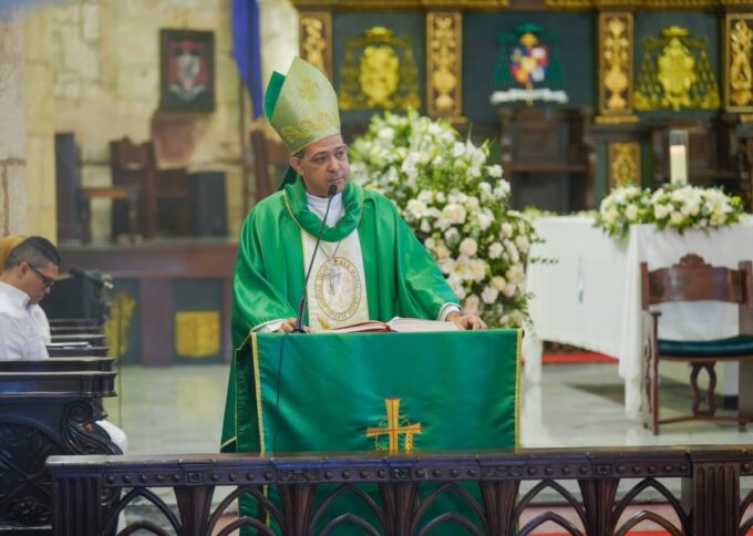 Monseñor Morel Diplán destaca el papel del Infotep en la transformación de la sociedad