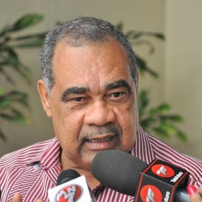 Orlando Espinosa advierte sobre restricciones haitianas al comercio y pide proteger producción nacional