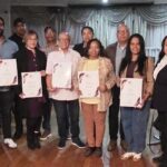 PLD en Manhattan reconoce a miembros que culminaron curso de formación política