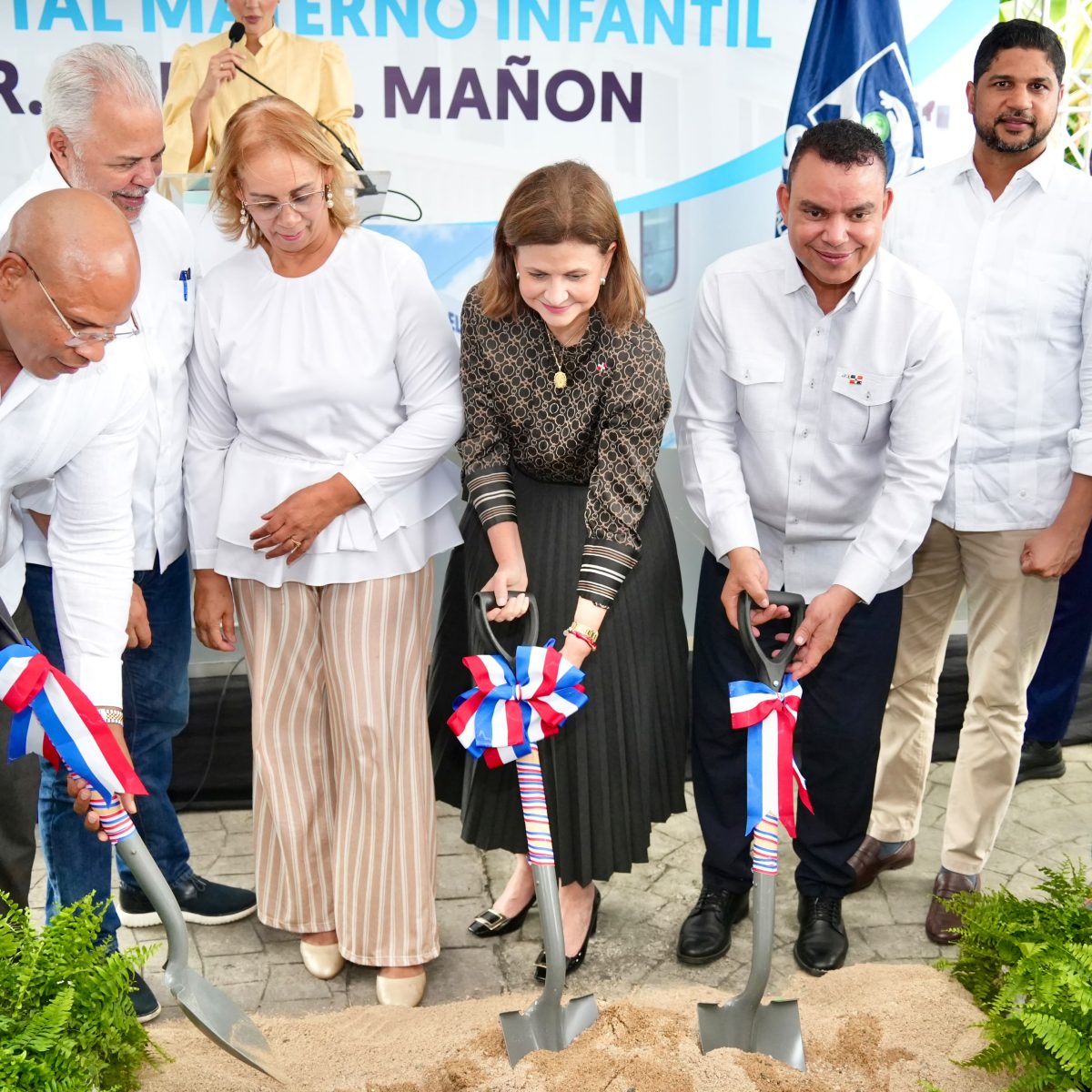 Raquel Peña encabeza primer palazo para remodelar hospital Jacinto Mañón por RD$489 millones