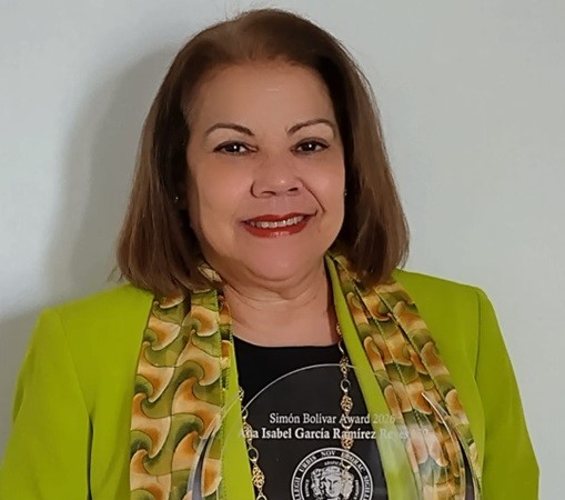 Reconocen en NYC a Ana García Reyes decana Universidad de Hostos Community