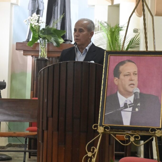 Realizan misa en memoria de Reinaldo Pared Pérez a cinco años de su fallecimiento