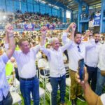 Ricardo juramenta al sector construcción de Sánchez Ramírez en respaldo a Carolina