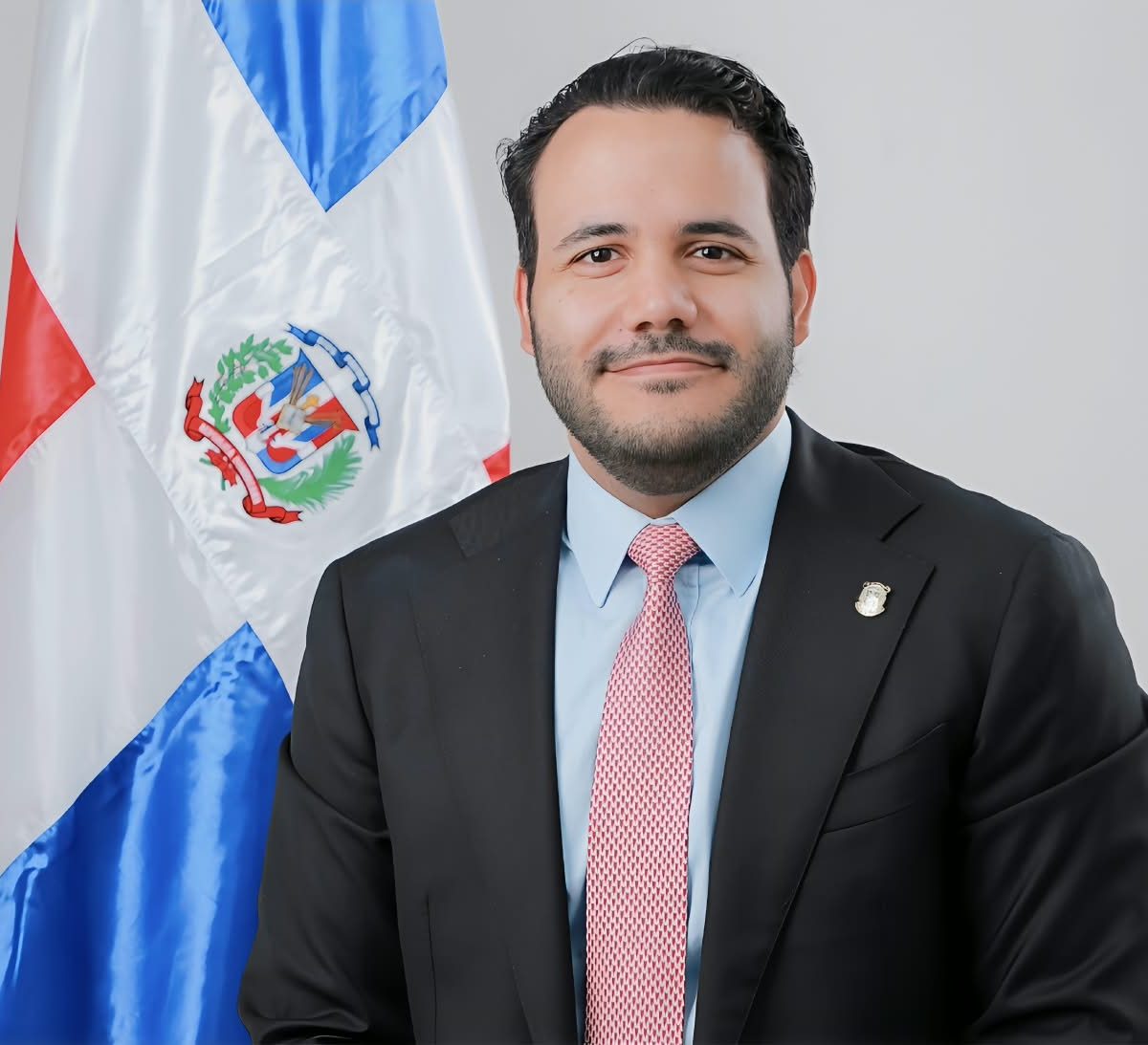 Rogelio Genao renuncia al PRSC tras 37 años y critica la «tibieza» de su liderazgo