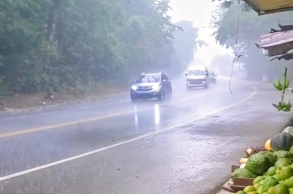 (VIDEO) Se registran aguaceros acompañados de tronadas en toda la provincia de Puerto Plata