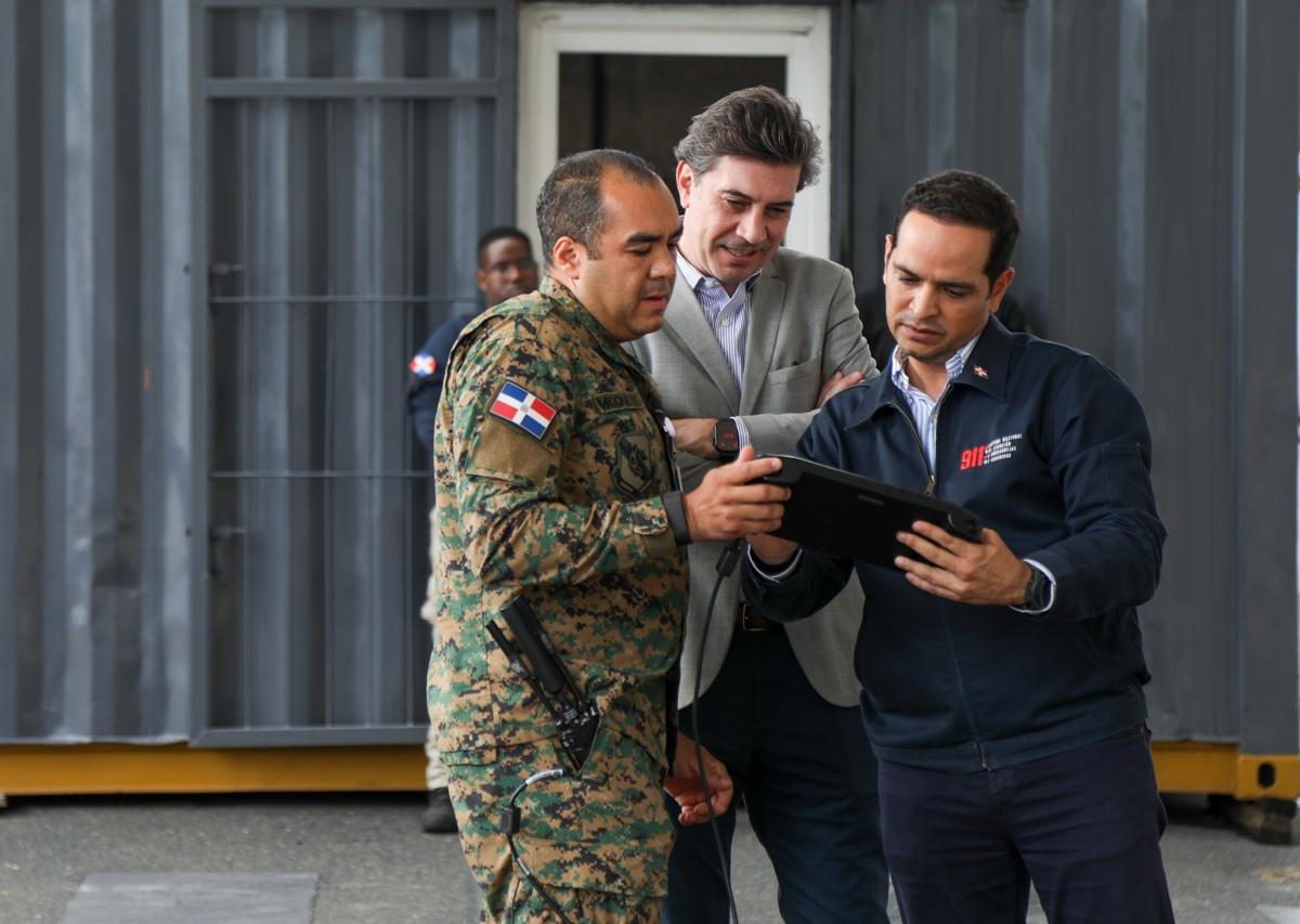 Sistema 9-1-1 y Asuntos Internacionales de Narcóticos siguen tecnología contra crimen