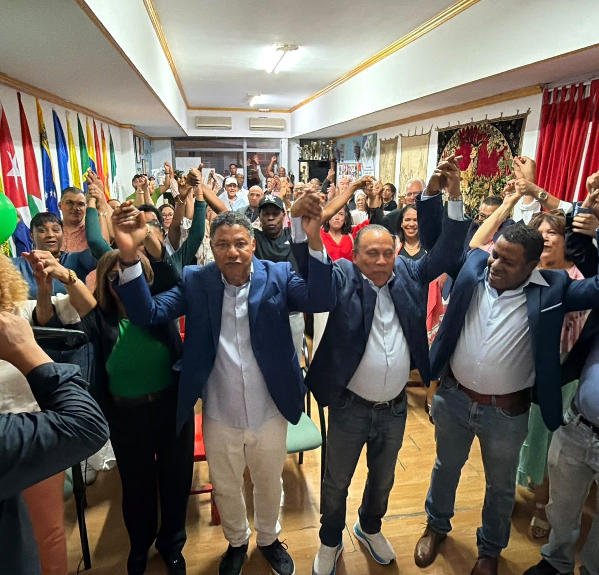 Dirigentes del PRM en España se juramentan en la Fuerza del Pueblo