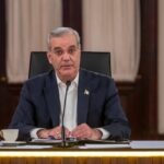 Gobierno dice mantiene a raya el alza de combustibles y absorbe hasta RD$200 por galón en el transporte