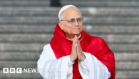 Quién queda a cargo del Vaticano y cómo funciona la Iglesia católica mientras el papa León XIV se recupera de una cirugía pulmonar