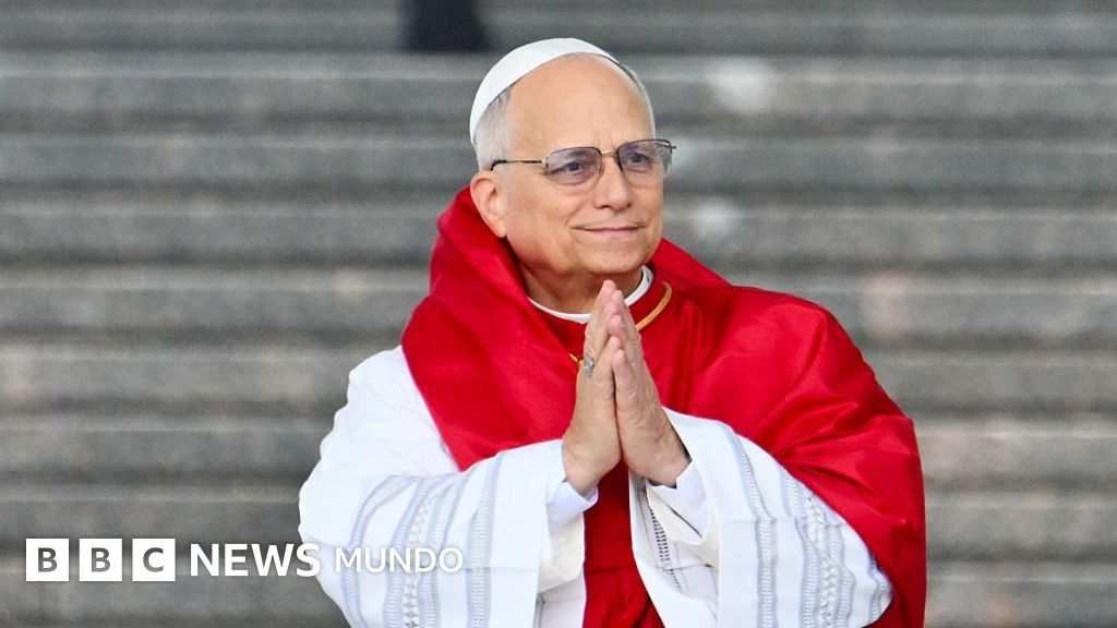 Quién queda a cargo del Vaticano y cómo funciona la Iglesia católica mientras el papa León XIV se recupera de una cirugía pulmonar