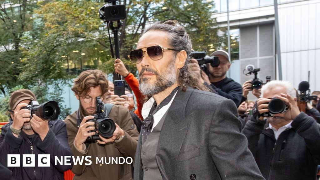 "Denuncio que Russell Brand me violó": el testimonio de una de las 6 mujeres que acusan al actor y exesposo de Katy Perry